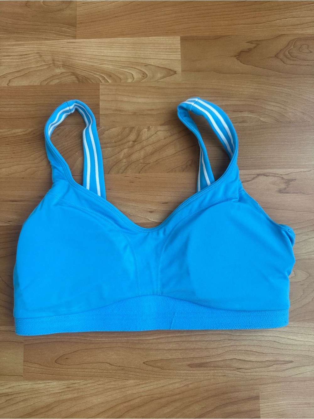 NEVER WORN ALO Yoga Airbrush Heart Throb Sports Bra - Picture 5 of 10